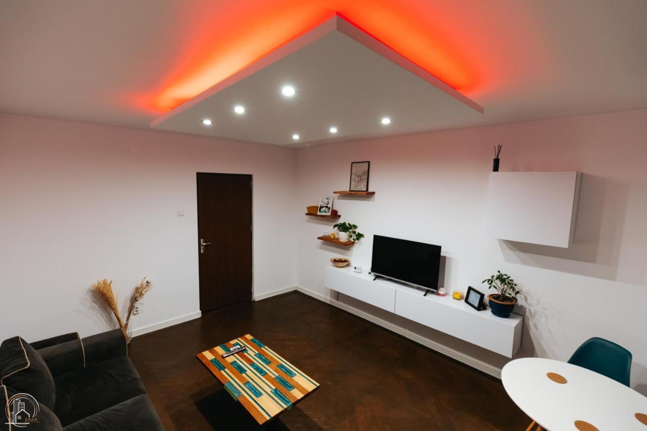 Zaza Apartament - Central Area, With Balcony Târgu Jiu Exterior photo