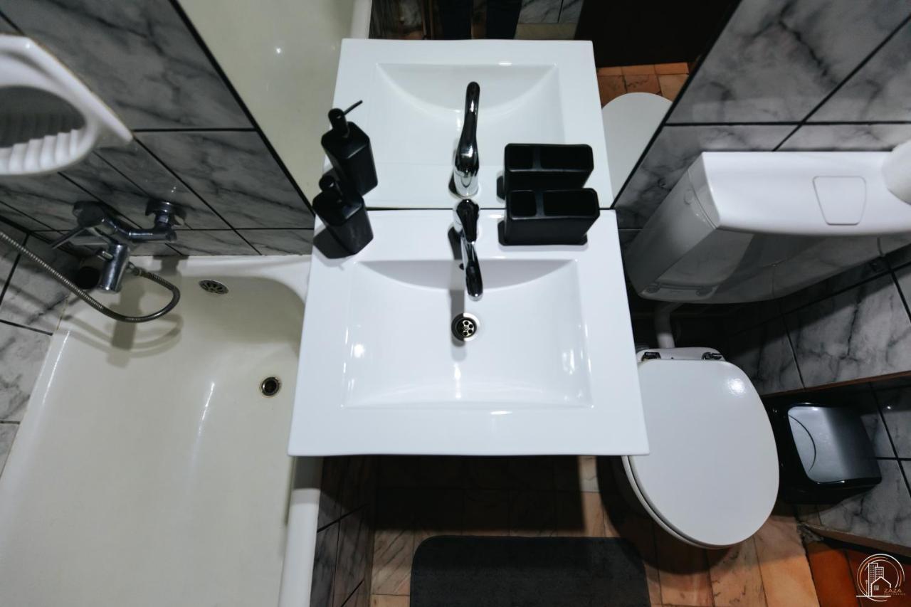 Zaza Apartament - Central Area, With Balcony Târgu Jiu Exterior photo