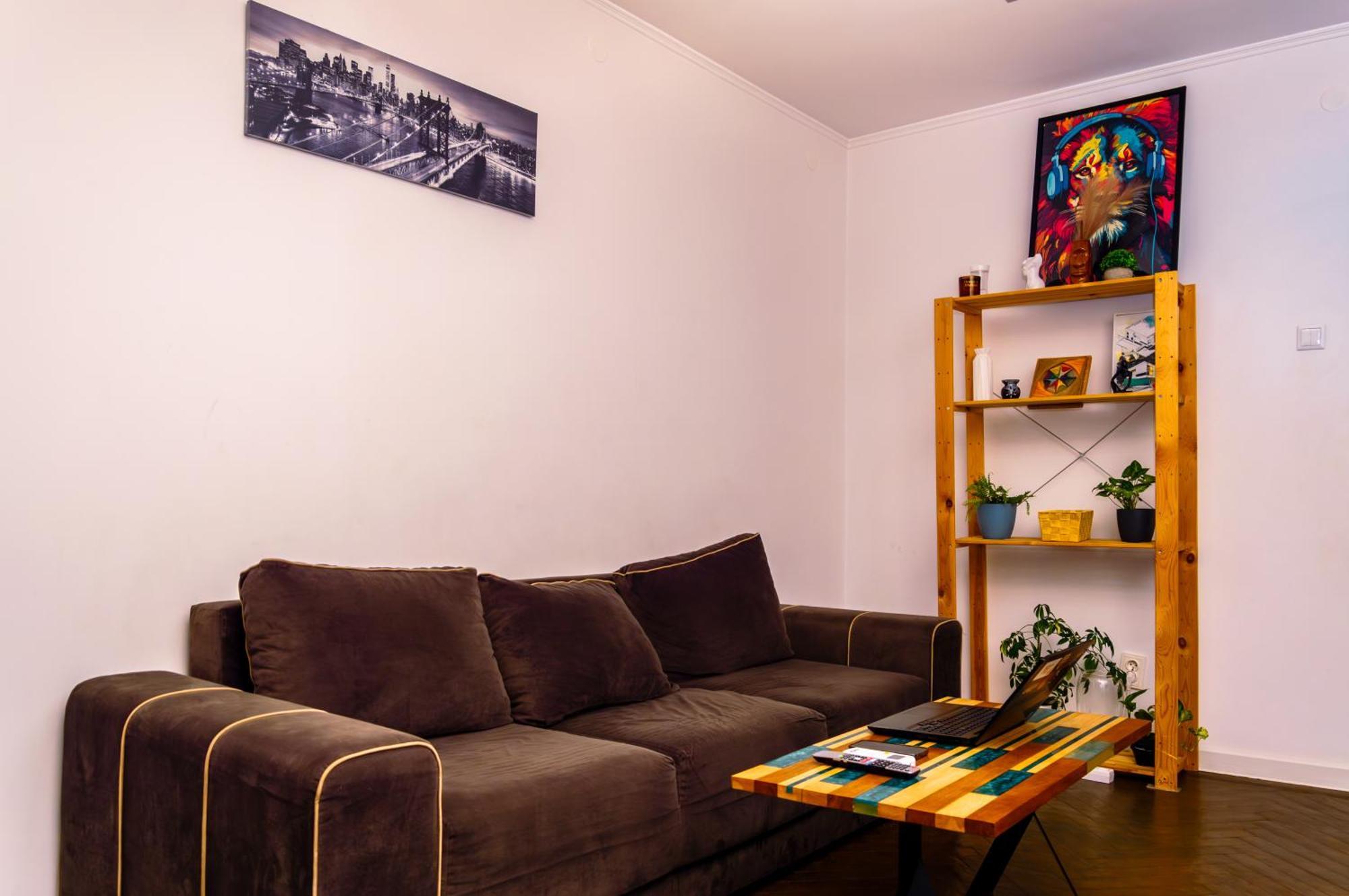 Zaza Apartament - Central Area, With Balcony Târgu Jiu Exterior photo